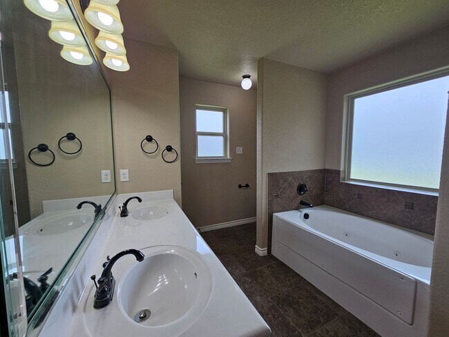 Building Photo - 6211 Newcastle Dr