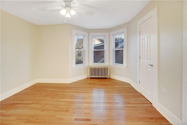 Building Photo - 132 Hemingway Ave