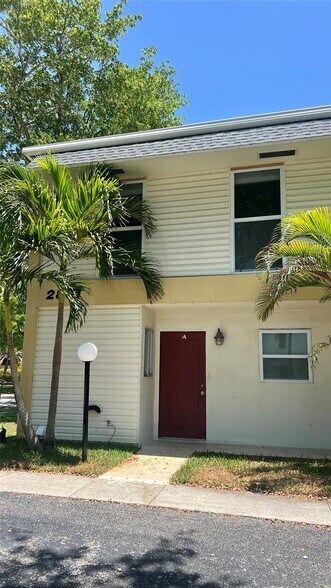 Building Photo - 2801 N 34th Ave