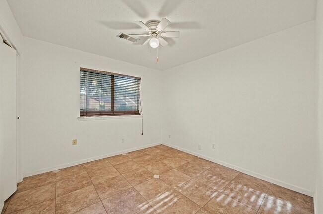 Building Photo - 22018 Silver Lode Dr