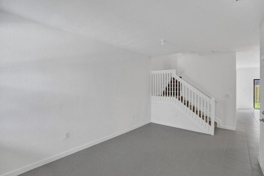 Primary Photo - 13375 SW 287th St