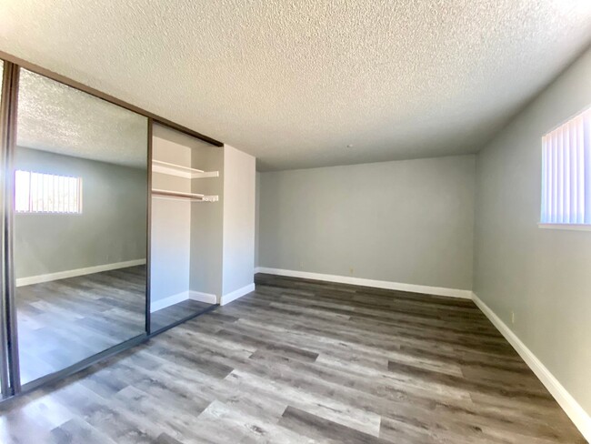 Building Photo - Beautifully Remodeled 3-Bedroom Condo! - W...