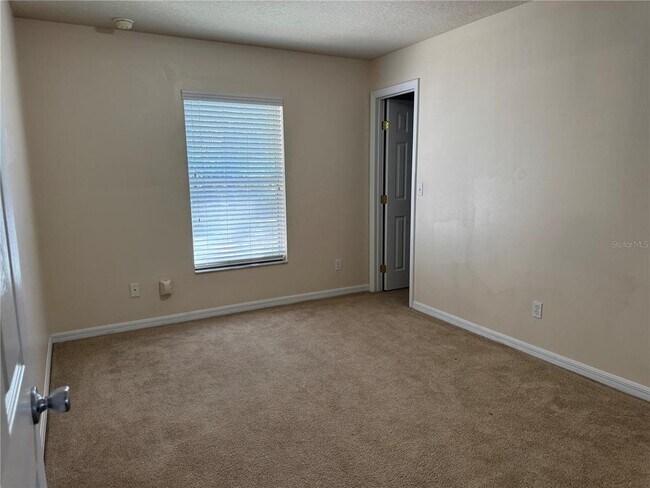 Building Photo - 4015 SW 130th Pl