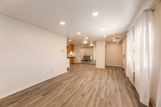 Building Photo - 4517 1175 W