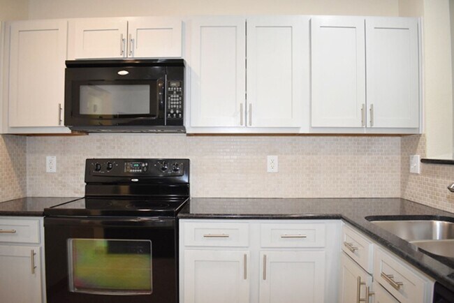 Building Photo - GREAT 3-2-2 in N. Ft Worth, desirable Kell...