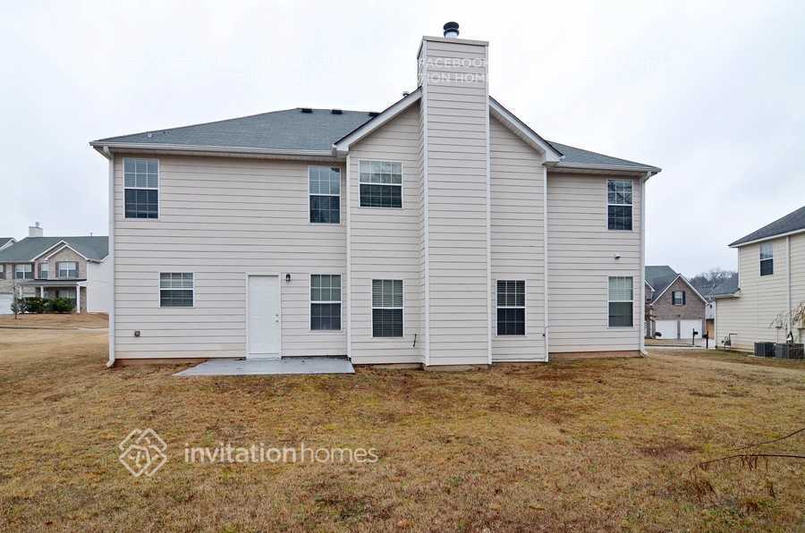 Building Photo - 4457 Estate St