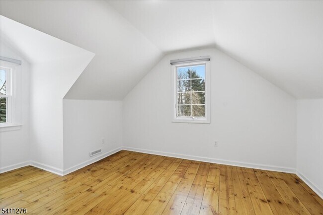 Building Photo - 81 Glen Ave