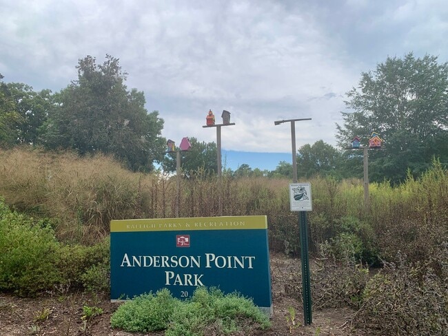 Building Photo - Raleigh Townhome Convenient to I440 & I540...