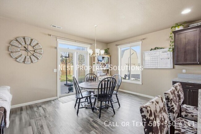 Building Photo - 1111 Hilltop Ave NE