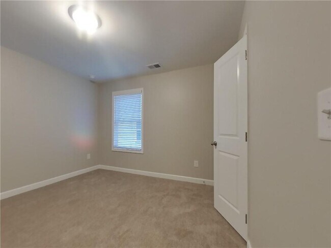 Building Photo - 123 E Rdg Wy