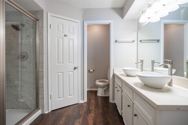 Building Photo - 13314 Ravensway Dr