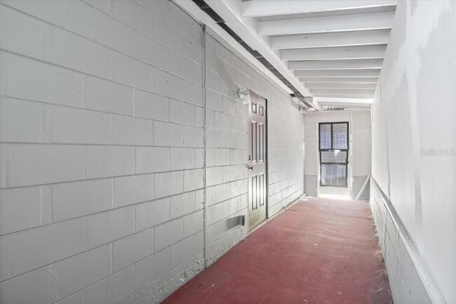 Building Photo - 900 N Denning Dr