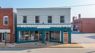 Building Photo - 118 West Third Street