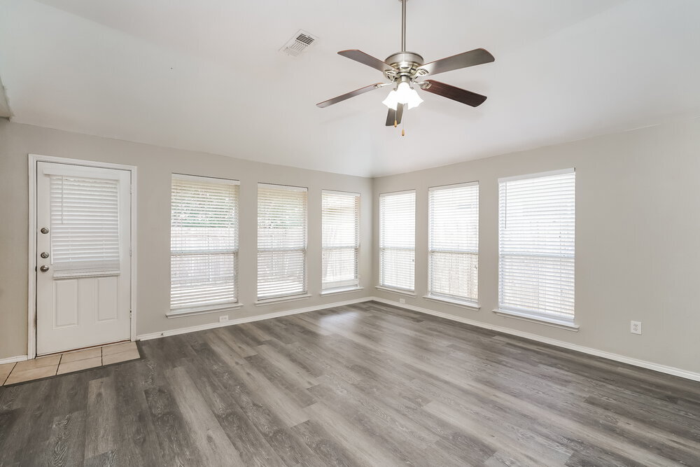 Building Photo - 809 Pace Dr