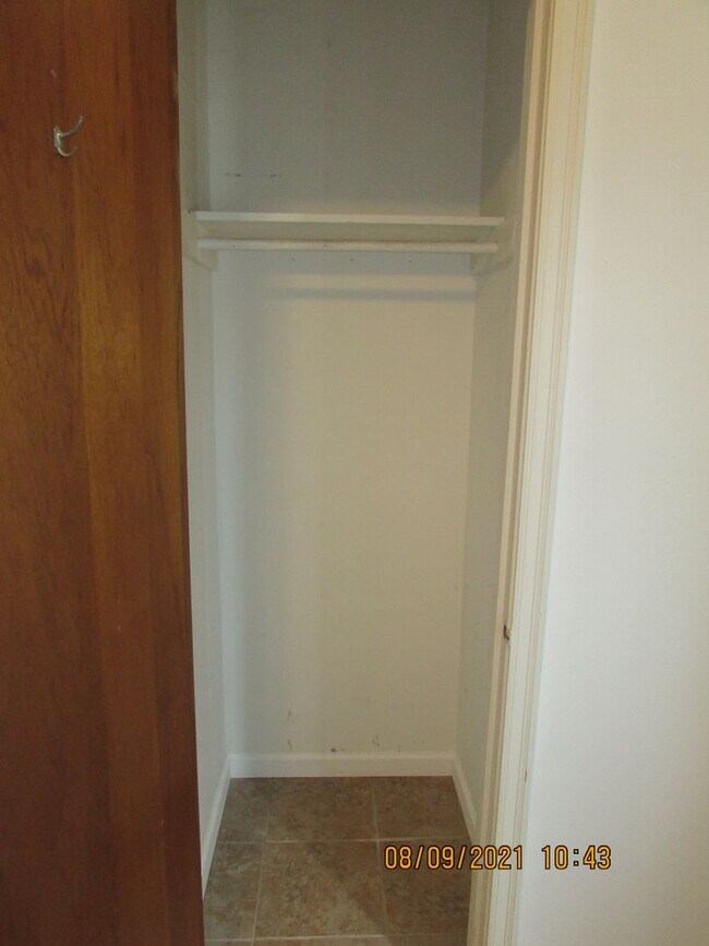 Building Photo - Newly remodeled 5 bedroom/2 bath home