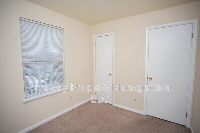 Building Photo - 5729 Irving Ave