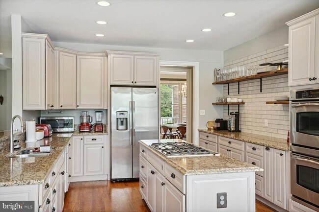 Building Photo - 5248 Clifton St