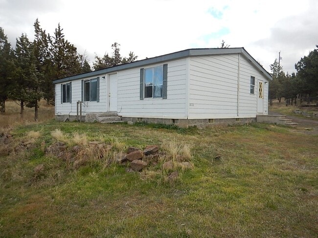 Primary Photo - Manufactured Home on Large Lot with Mounta...