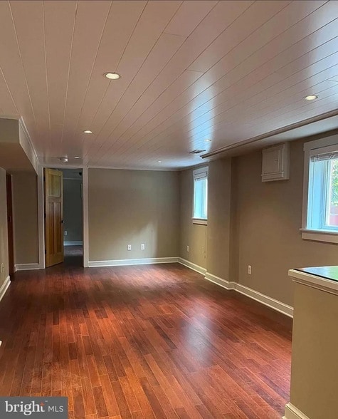 Building Photo - 10512 Norman Ave