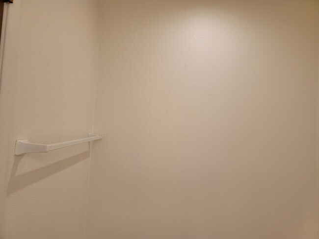 Building Photo - 930 N Indiana St