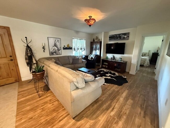 Building Photo - 1724 Ironwood Dr