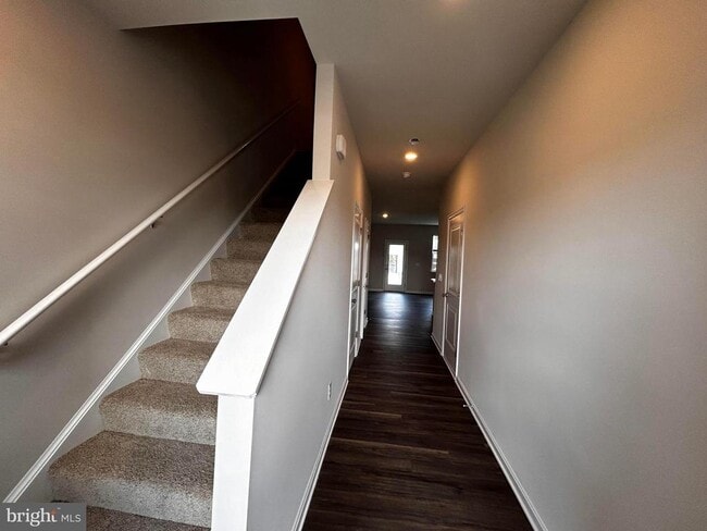 Building Photo - 118 Willett Holw St