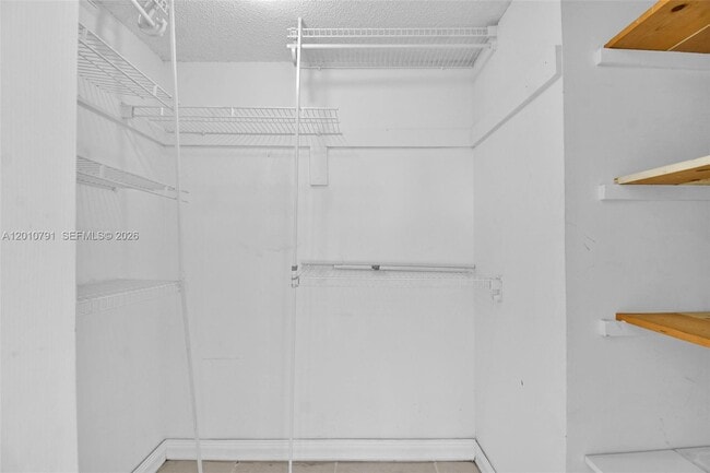 Building Photo - 618 Euclid Ave