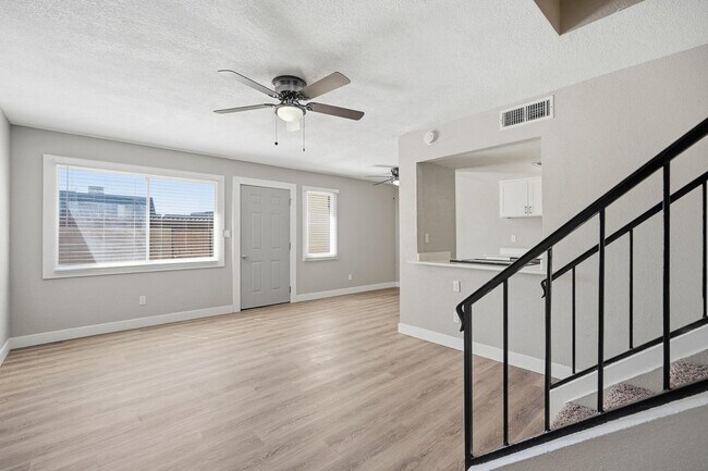 Building Photo - 8053 N 32nd Dr