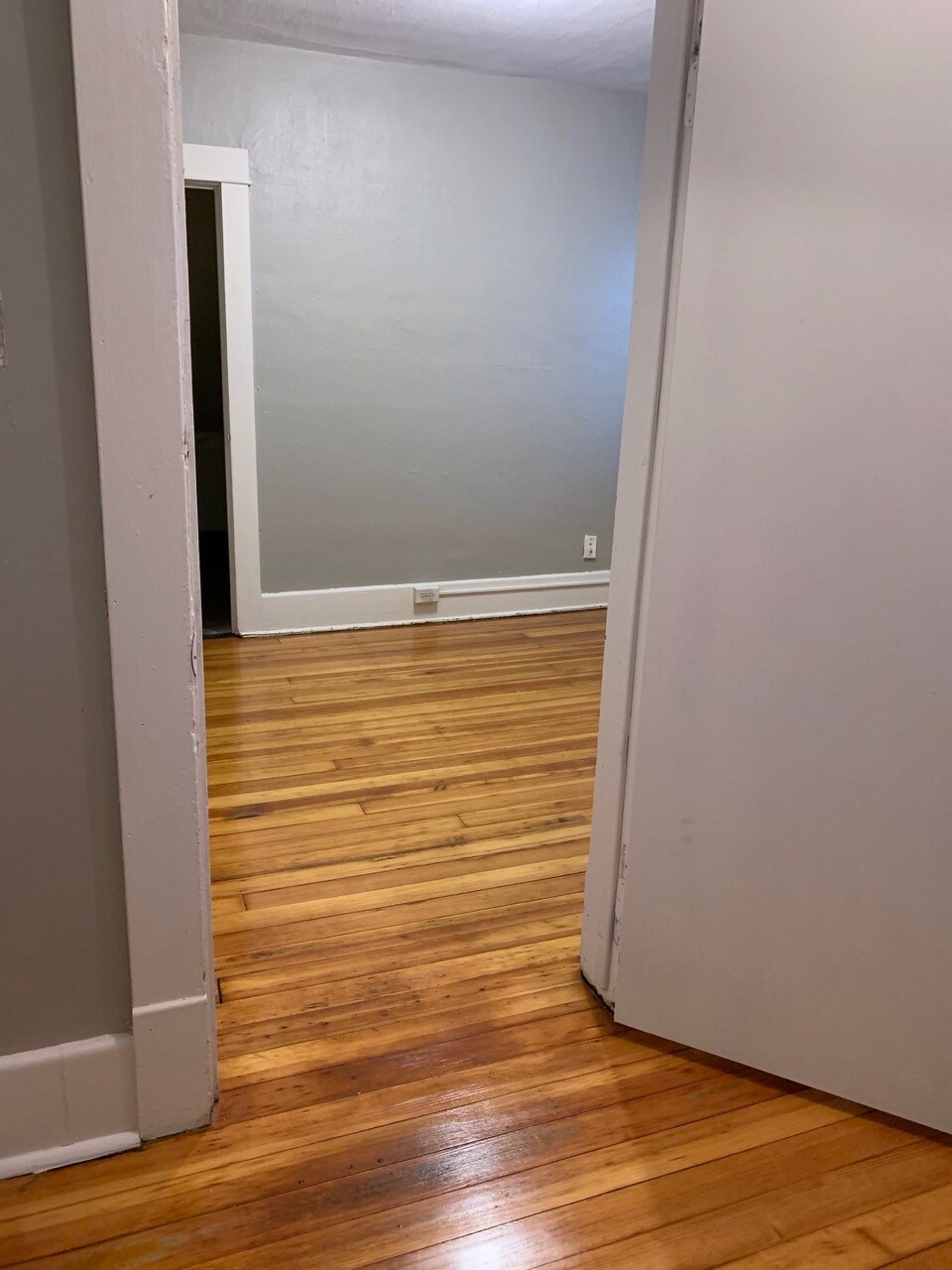 Building Photo - 935 New Hampshire St