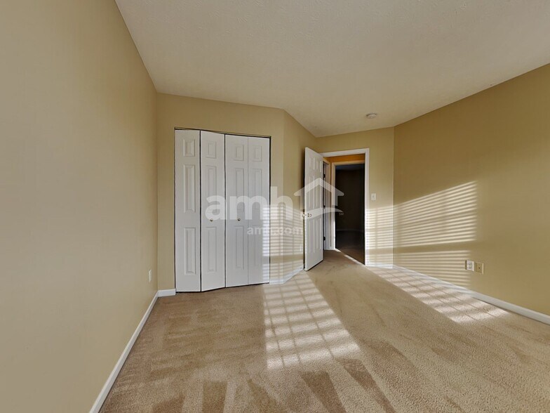 Building Photo - 2452 Featherston Ct