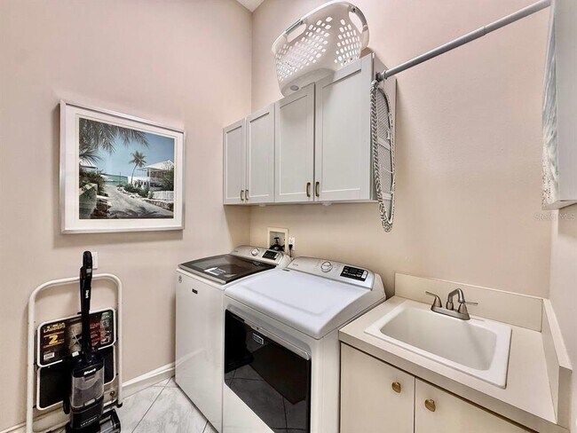 Building Photo - 1605 Sand Key Estates Ct