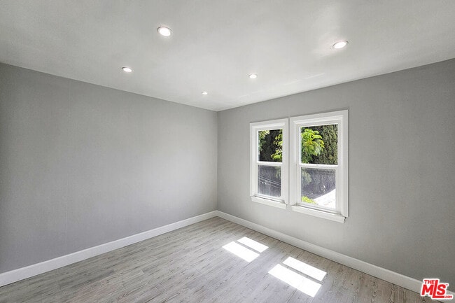 Building Photo - 1152 S Hayworth Ave