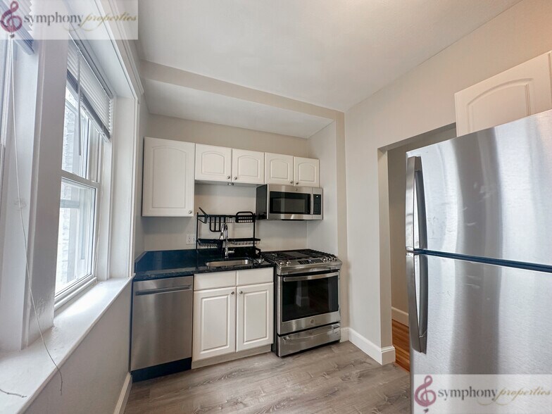 Building Photo - 1109 Boylston St