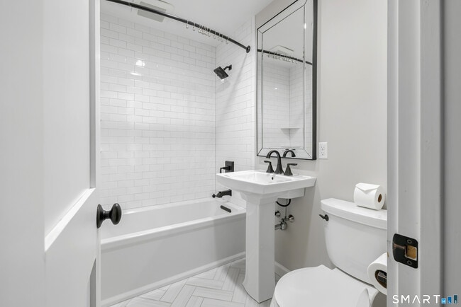 Building Photo - 245 Unquowa Rd