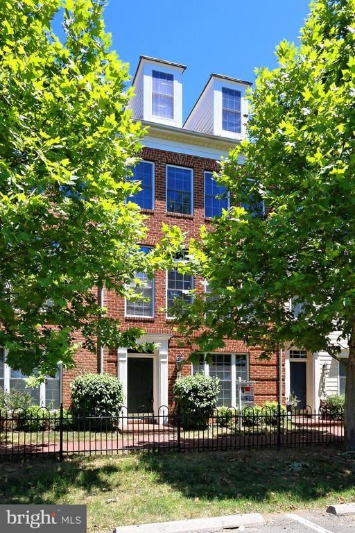 Building Photo - 478 Ferdinand Day Dr