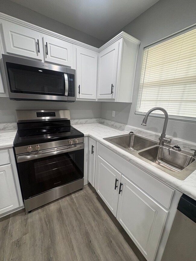 Building Photo - 3 Bed 2 Bath New Construction Home