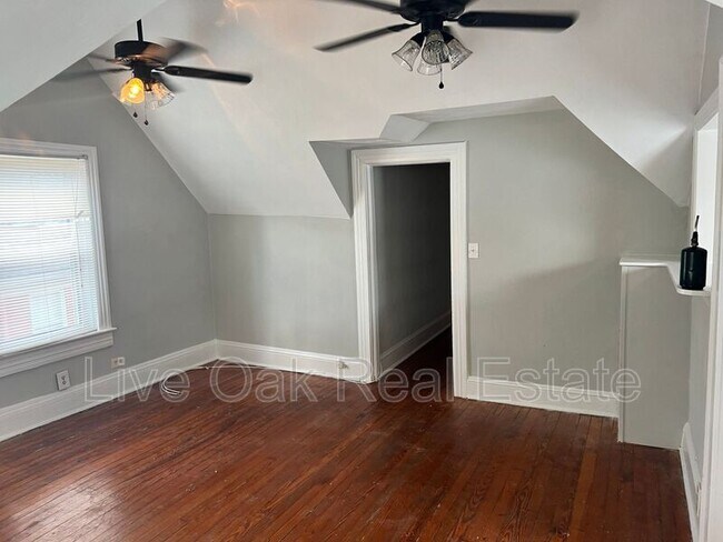 Building Photo - 610 Redgate Ave