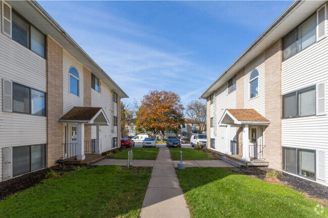 Building Photo - OakLee Apartment Homes