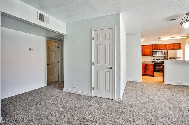 Building Photo - 5240 Indian River Dr