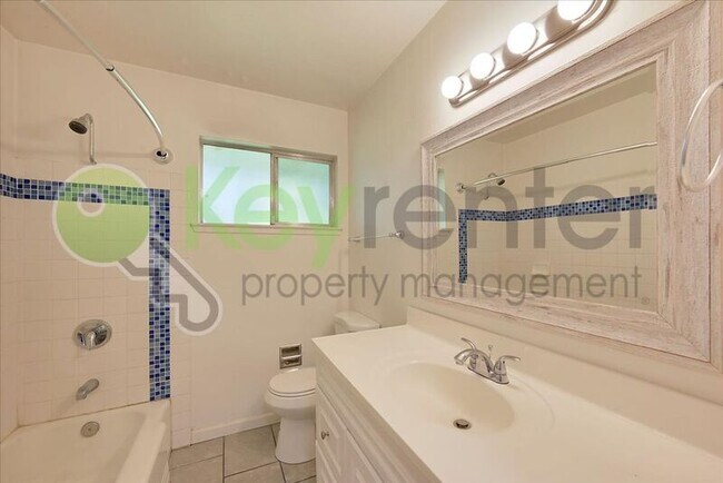 Building Photo - 6705 Greenback Ln