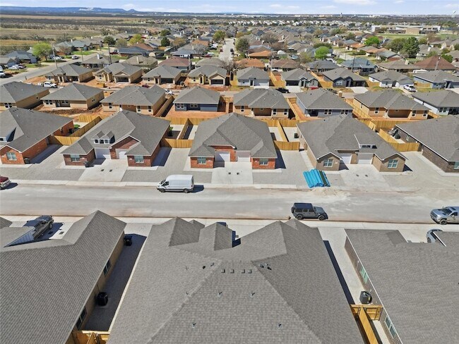 Building Photo - 2902 Glennster St