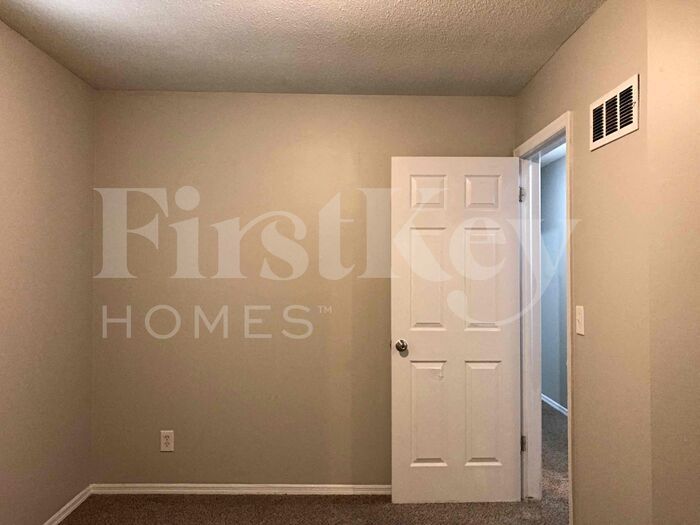 Building Photo - 7714 E 90th Terrace