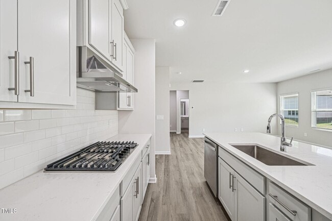 Building Photo - 721 Deschutes Dr