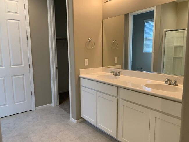 Building Photo - 3 Bedroom 2 Bath Home with 2 car garage, only built in 2020
