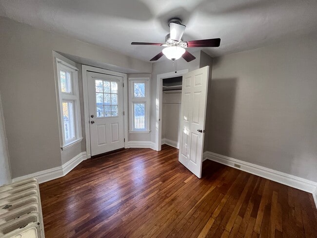 Building Photo - 641 Parkwood St NE