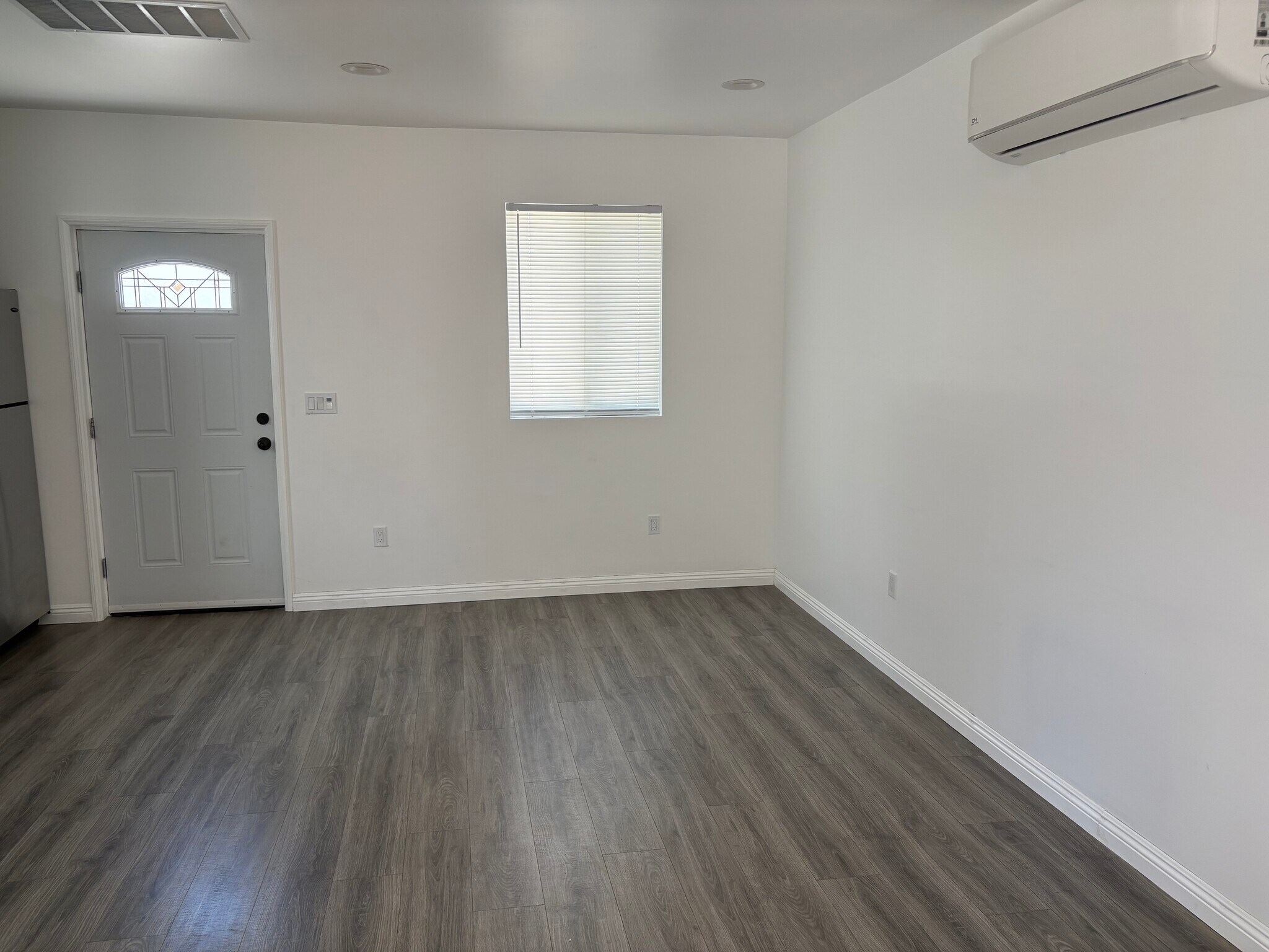 Building Photo - 7346 Ruffner Ave