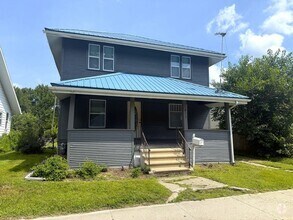 Building Photo - FOR RENT- 416 Riehl-Newly Remodeled! Pets ...
