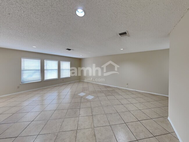 Building Photo - 16635 Blanco Ky