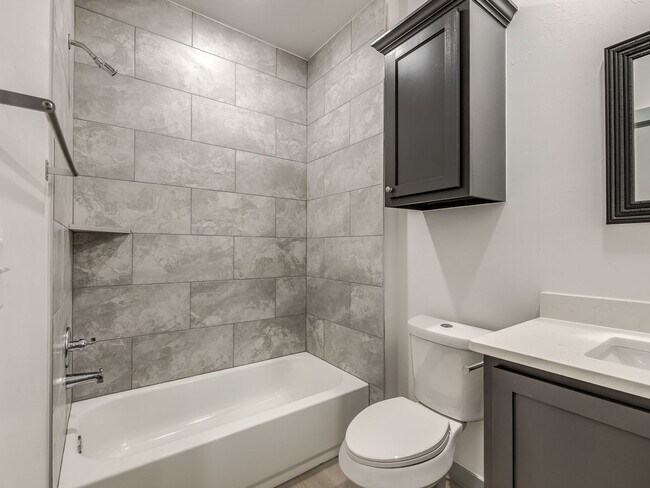 Building Photo - Beautiful New 3-Bed Duplex – Pet Friendly