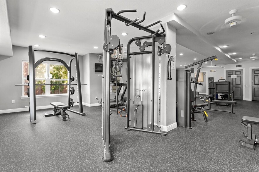 Building Photo - 202 E South St